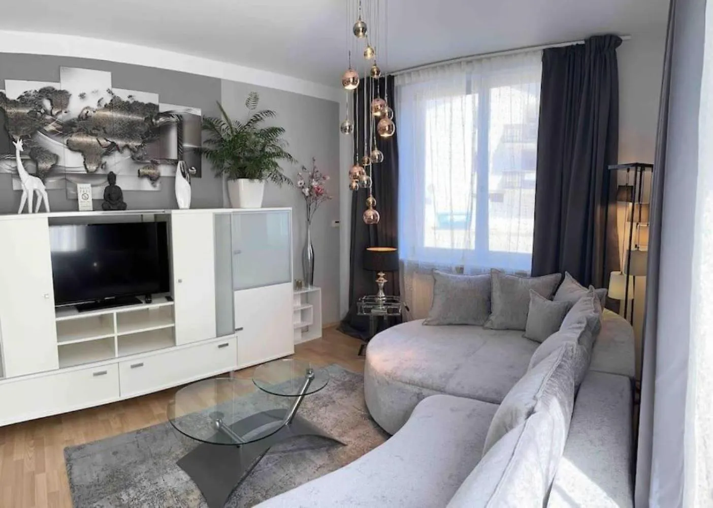 Wohnung 1 Mit 2 Schlafzimmern Und Terrasse غروسغماين شقة