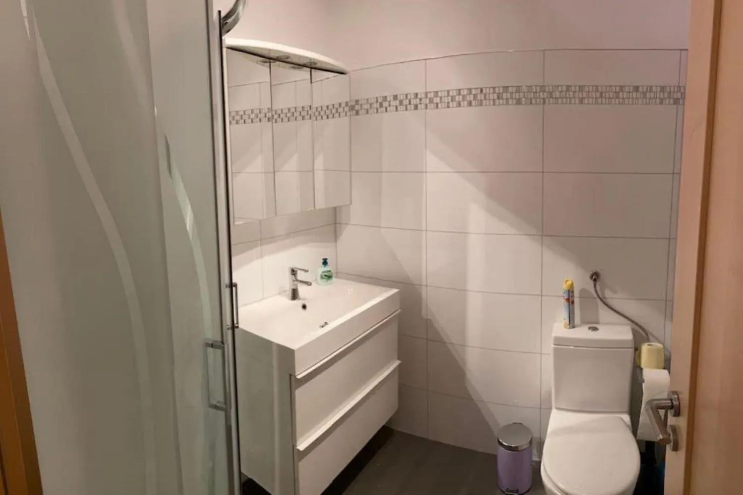 شقة Wohnung 1 Mit 2 Schlafzimmern Und Terrasse غروسغماين